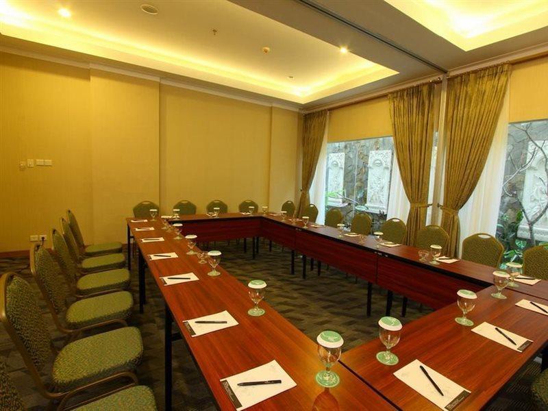 Aziza Syariah Hotel Solo By Horison Extérieur photo