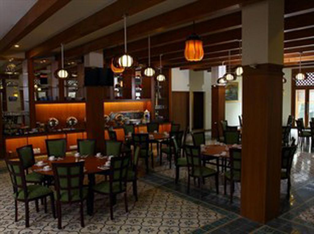 Aziza Syariah Hotel Solo By Horison Extérieur photo