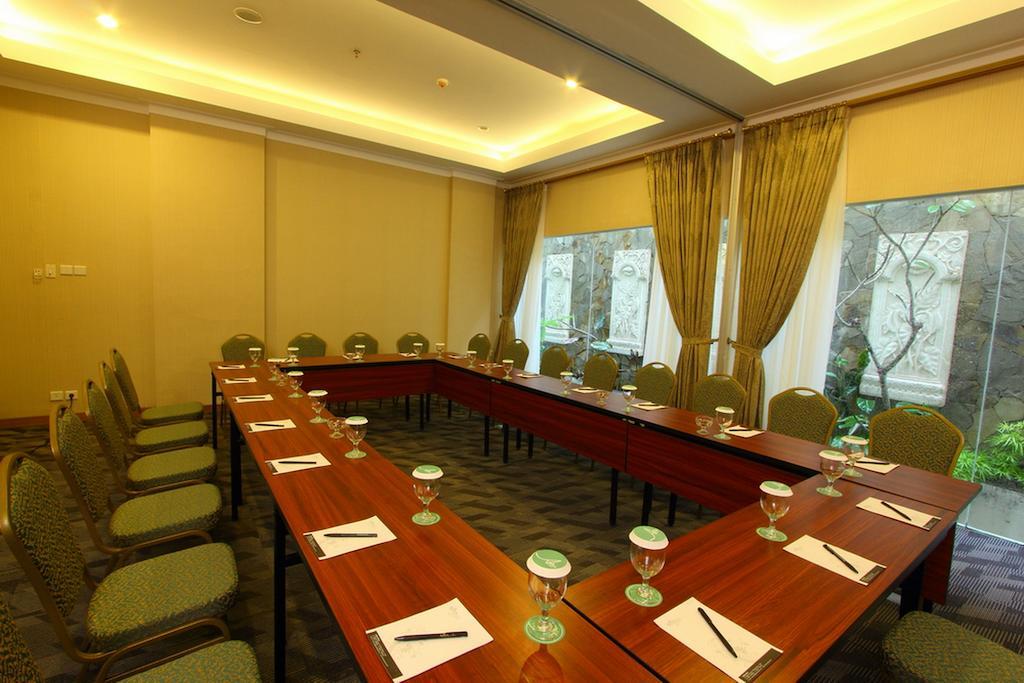 Aziza Syariah Hotel Solo By Horison Extérieur photo