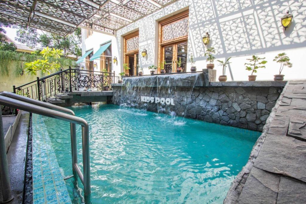 Aziza Syariah Hotel Solo By Horison Extérieur photo