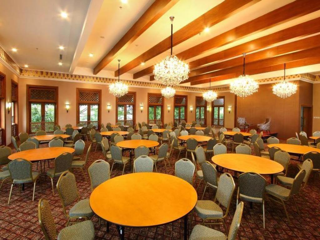 Aziza Syariah Hotel Solo By Horison Extérieur photo