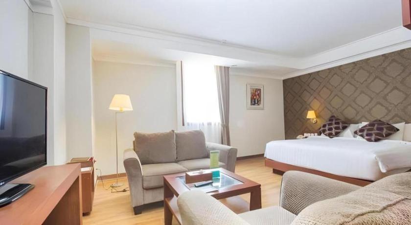 Aziza Syariah Hotel Solo By Horison Extérieur photo