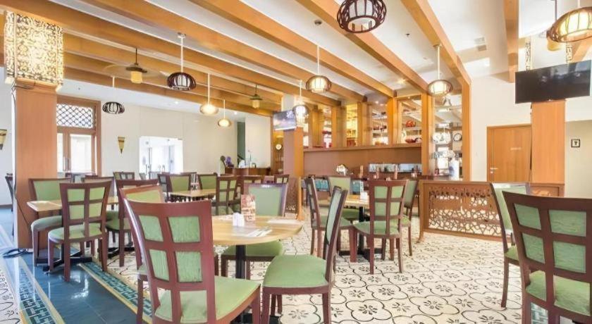 Aziza Syariah Hotel Solo By Horison Extérieur photo